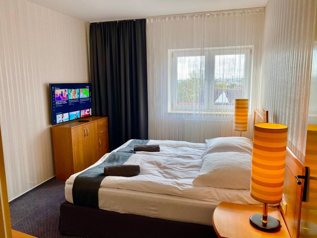 Slupski Premium: Spacious Business With Entertainment Apartment *